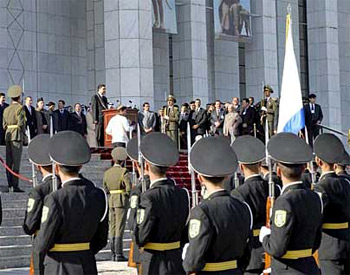 Парад на день независимости Туркменистана в 2006 году